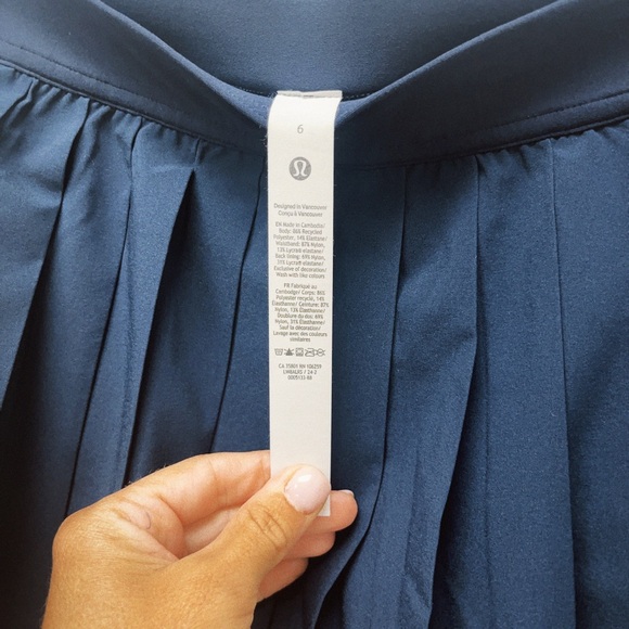 Lululemon navy tennis skirt sz 6 - Picture 2 of 3